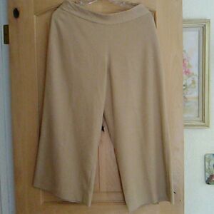 Nic +Zoe Cropped Wide Leg Pants Beigecore